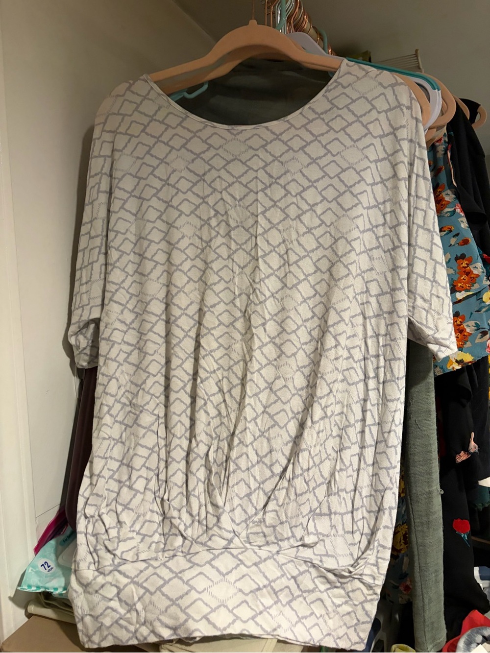 Renuar Cream and Light Gray Short-Sleeve Patterned Tunic